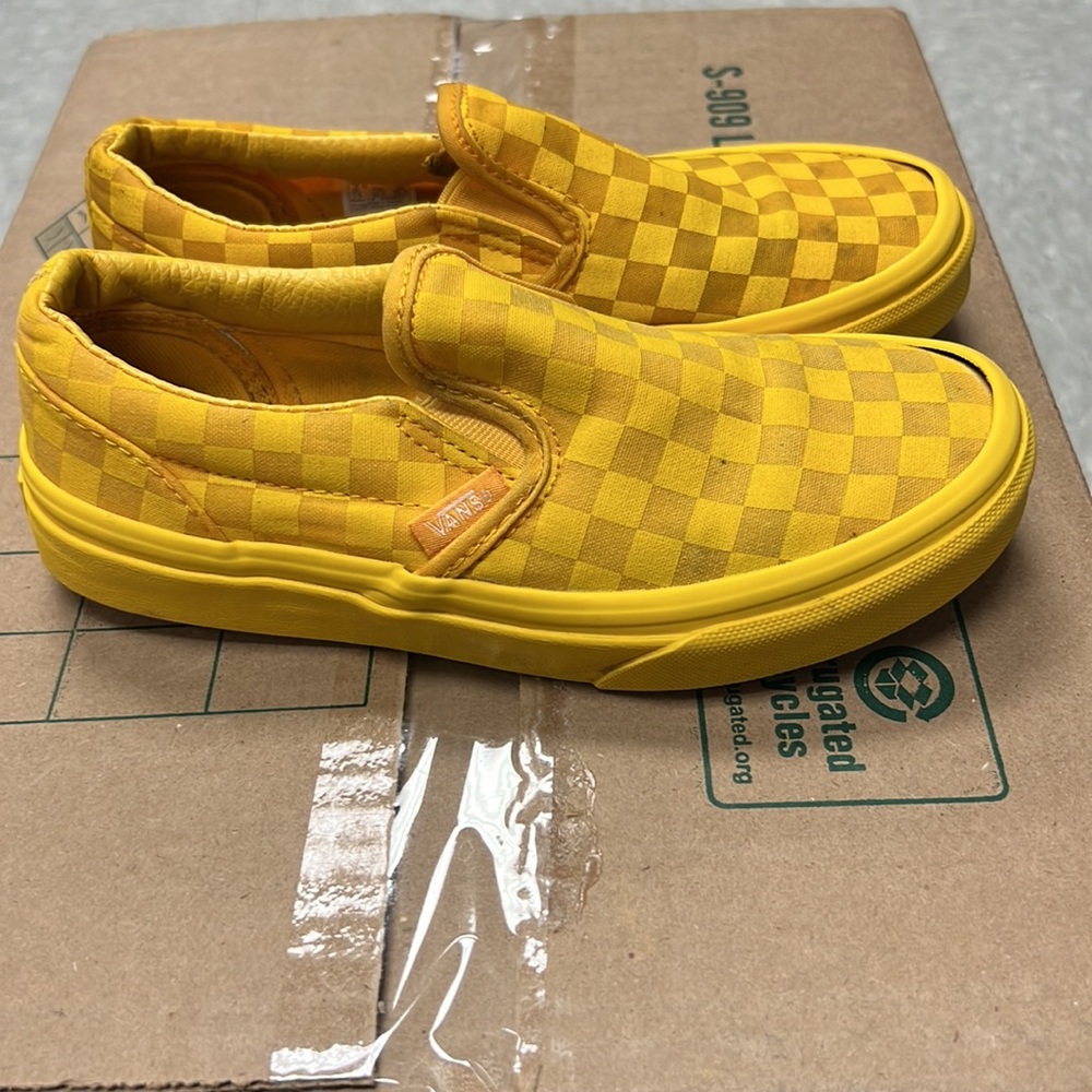 Van’s - Picture 2 of 5